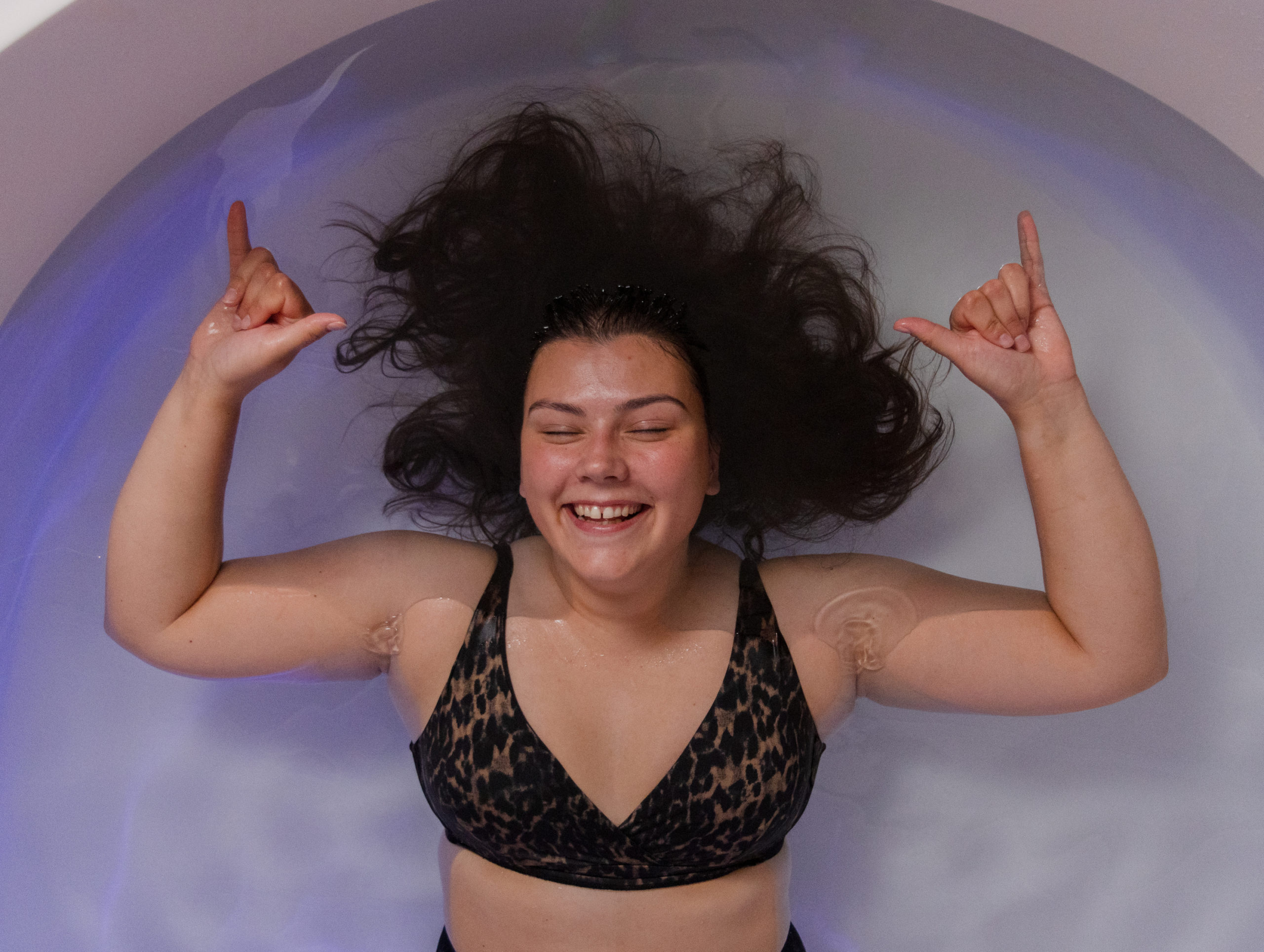 iloinen kelluja tankissa